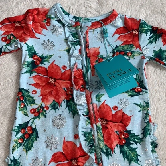 NWT Posh Peanut Winter Lily Ruffled Footie 0-3M Poinsettias - Picture 6 of 9